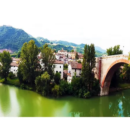 Alojamento de Acomodação e Pequeno-almoço Con Vista 3*