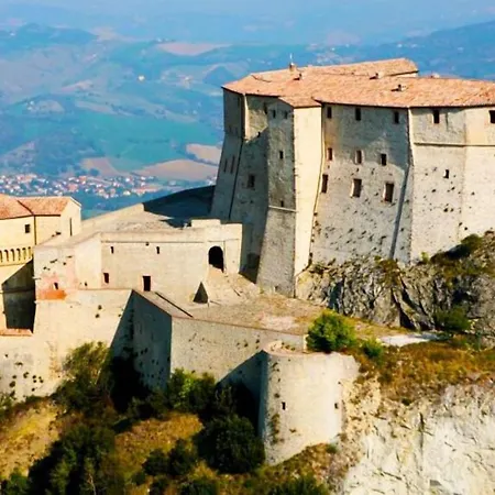 Con Vista Alojamento de Acomodação e Pequeno-almoço Fossombrone